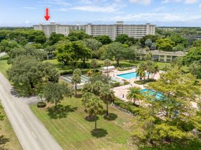 605 Oaks Dr 501, Pompano Beach FL 33069