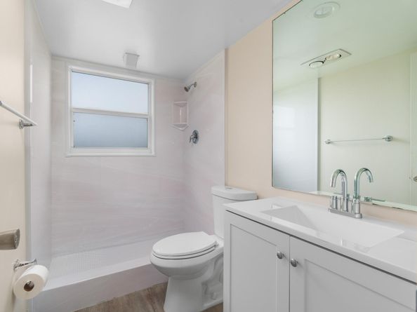 605 Oaks Dr 501, Pompano Beach FL 33069