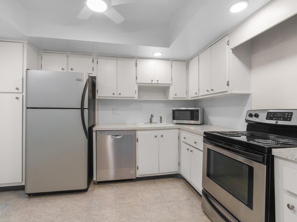 605 Oaks Dr 501, Pompano Beach FL 33069