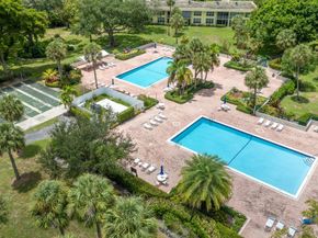 605 Oaks Dr 501, Pompano Beach FL 33069
