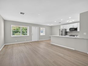 42 Easthampton B, West Palm Beach FL 33417