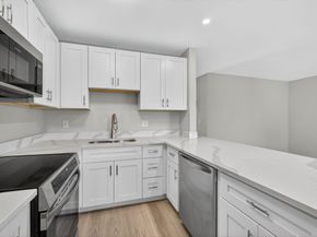 42 Easthampton B, West Palm Beach FL 33417