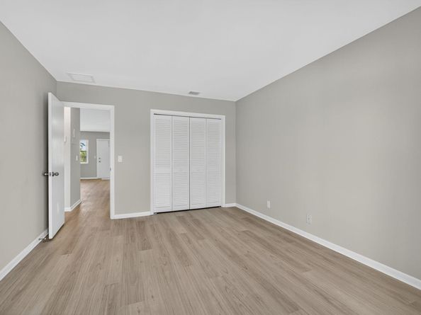 42 Easthampton B, West Palm Beach FL 33417