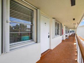42 Easthampton B, West Palm Beach FL 33417