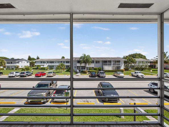42 Easthampton B, West Palm Beach FL 33417