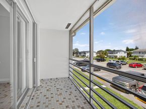 42 Easthampton B, West Palm Beach FL 33417