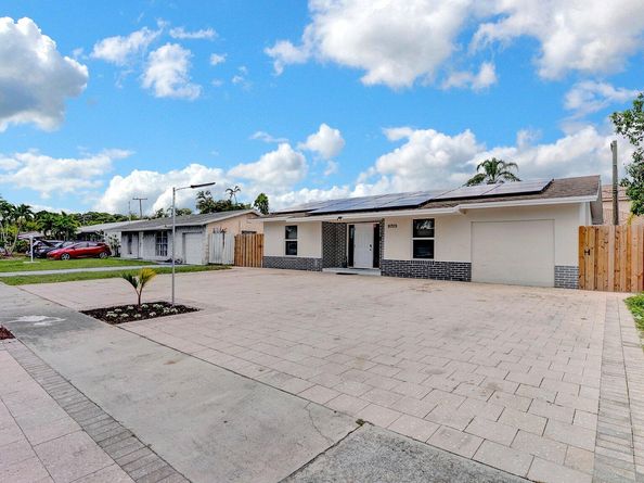 9709 SW 1st Place, Boca Raton FL 33428