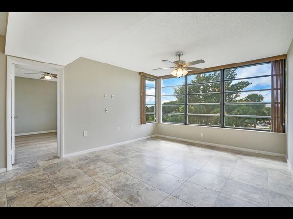 3636 Whitehall Drive 401, West Palm Beach FL 33401