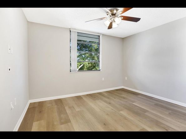 3636 Whitehall Drive 401, West Palm Beach FL 33401