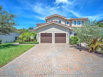 5812 E Brookfield Cir E