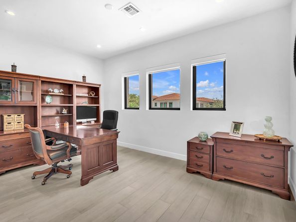 5812 E Brookfield Cir E, Hollywood FL 33312
