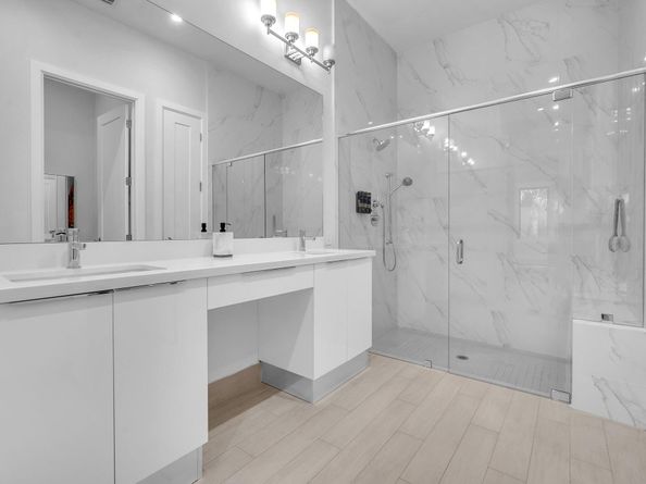 5812 E Brookfield Cir E, Hollywood FL 33312