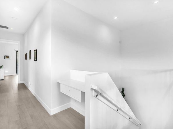5812 E Brookfield Cir E, Hollywood FL 33312