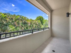 5812 E Brookfield Cir E, Hollywood FL 33312