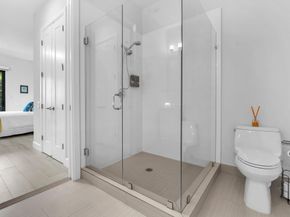 5812 E Brookfield Cir E, Hollywood FL 33312
