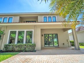 5812 E Brookfield Cir E, Hollywood FL 33312