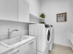 5812 E Brookfield Cir E, Hollywood FL 33312