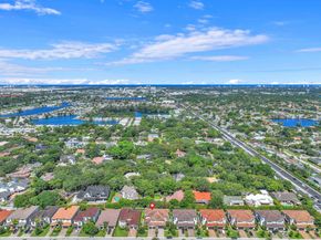 5812 E Brookfield Cir E, Hollywood FL 33312