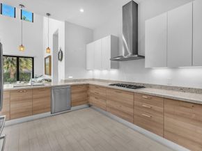 5812 E Brookfield Cir E, Hollywood FL 33312