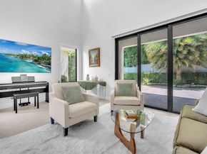 5812 E Brookfield Cir E, Hollywood FL 33312