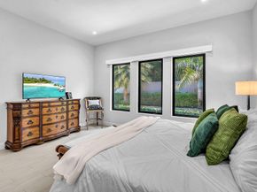 5812 E Brookfield Cir E, Hollywood FL 33312