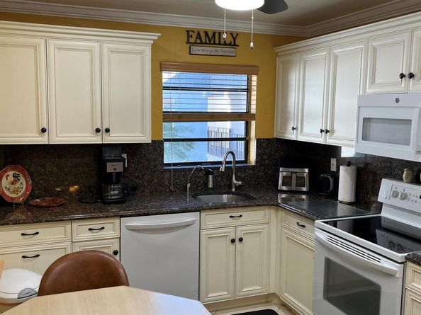 464 Piedmont J, Delray Beach FL 33484