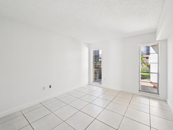 7 Greenway N 111, Royal Palm Beach FL 33411