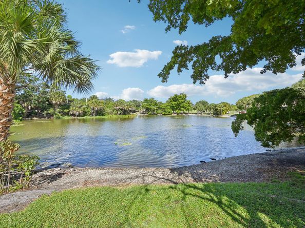 7 Greenway N 111, Royal Palm Beach FL 33411