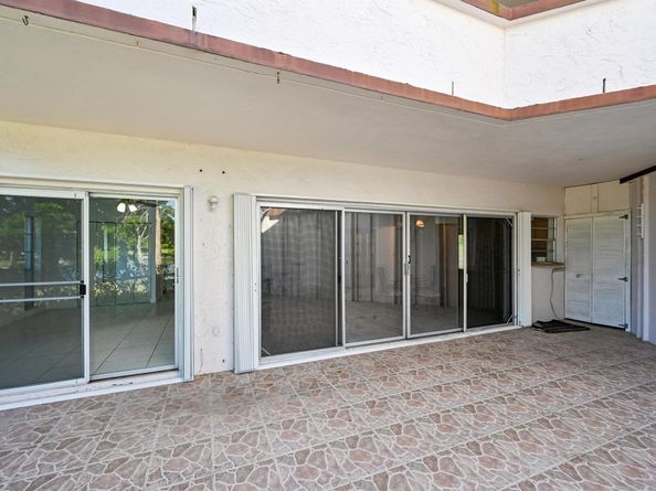 7 Greenway N 111, Royal Palm Beach FL 33411