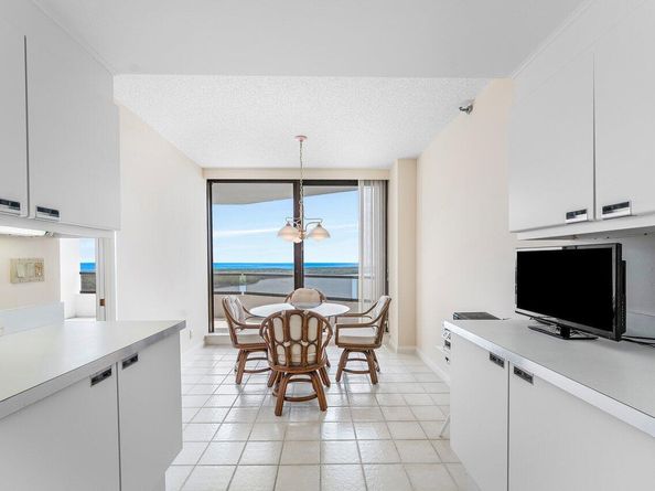 100 Lakeshore Drive 1557, North Palm Beach FL 33408