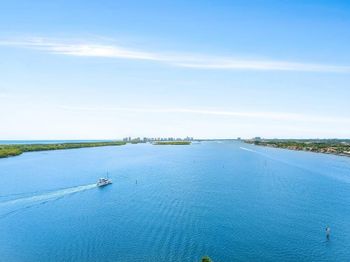 100 Lakeshore Drive