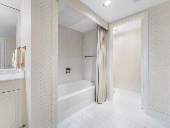 100 Lakeshore Drive 1557, North Palm Beach FL 33408