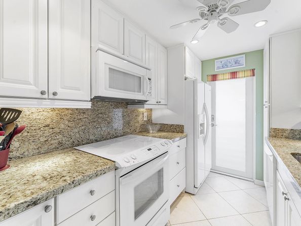 101 NE 19th Avenue 208, Deerfield Beach FL 33441