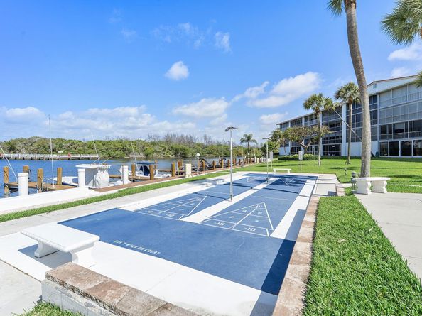 101 NE 19th Avenue 208, Deerfield Beach FL 33441