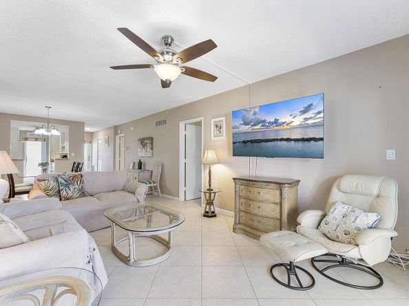 101 NE 19th Avenue 208, Deerfield Beach FL 33441