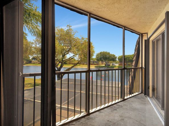 44 Springdale Circle, Palm Springs FL 33461