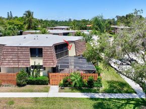 44 Springdale Circle, Palm Springs FL 33461