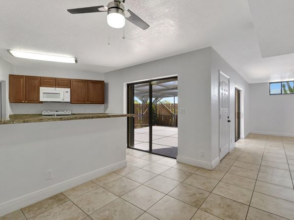 44 Springdale Circle, Palm Springs FL 33461