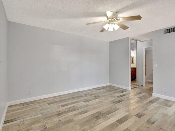 44 Springdale Circle, Palm Springs FL 33461