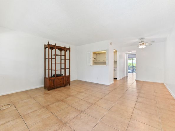 111 Dorchester E 111, West Palm Beach FL 33417