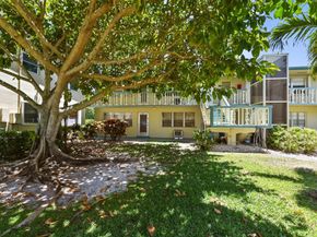 111 Dorchester E 111, West Palm Beach FL 33417