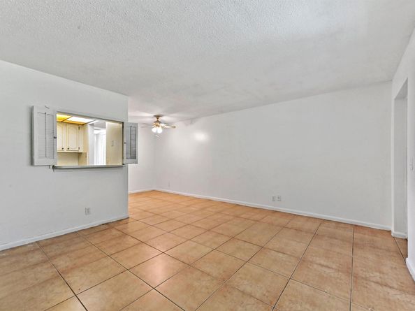 111 Dorchester E 111, West Palm Beach FL 33417