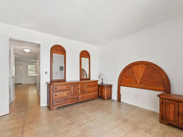 111 Dorchester E 111, West Palm Beach FL 33417
