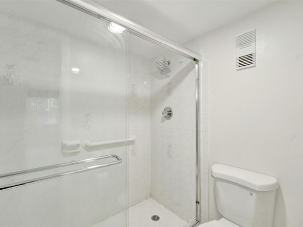 1000 Saint Charles Pl 305, Pembroke Pines FL 33026