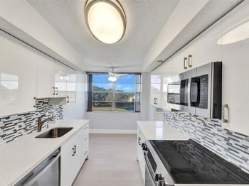 1000 Saint Charles Pl