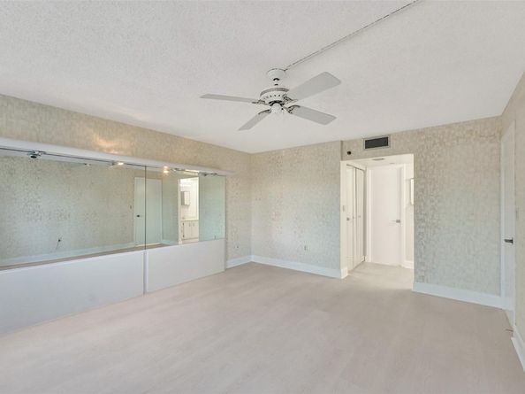 1000 Saint Charles Pl 305, Pembroke Pines FL 33026