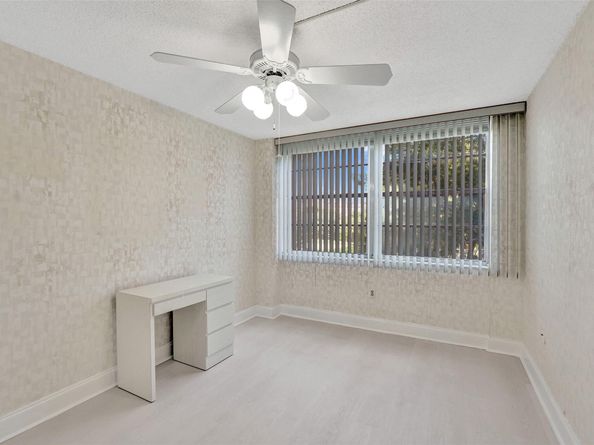 1000 Saint Charles Pl 305, Pembroke Pines FL 33026