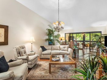 5153 Oak Hill Lane