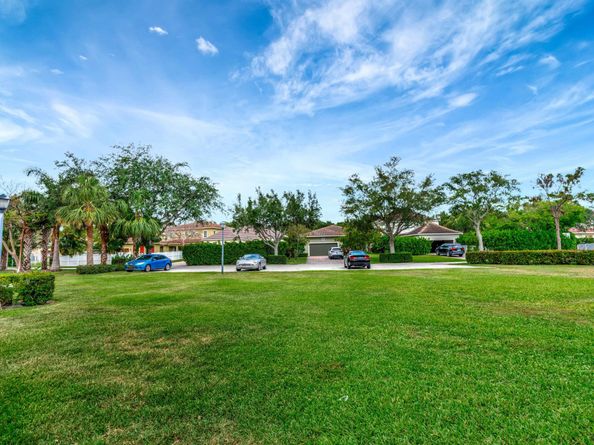 563 Dakota Drive, Jupiter FL 33458