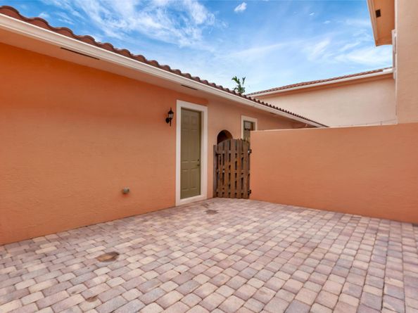 563 Dakota Drive, Jupiter FL 33458